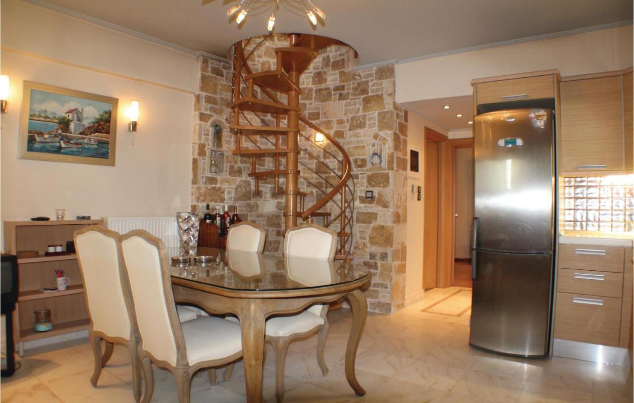 Amazing Home In Artemida With Kitchen Екстериор снимка