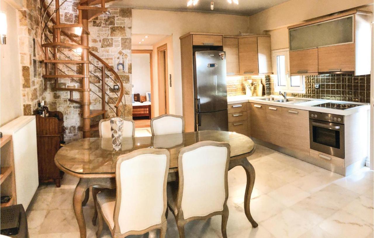 Amazing Home In Artemida With Kitchen Екстериор снимка