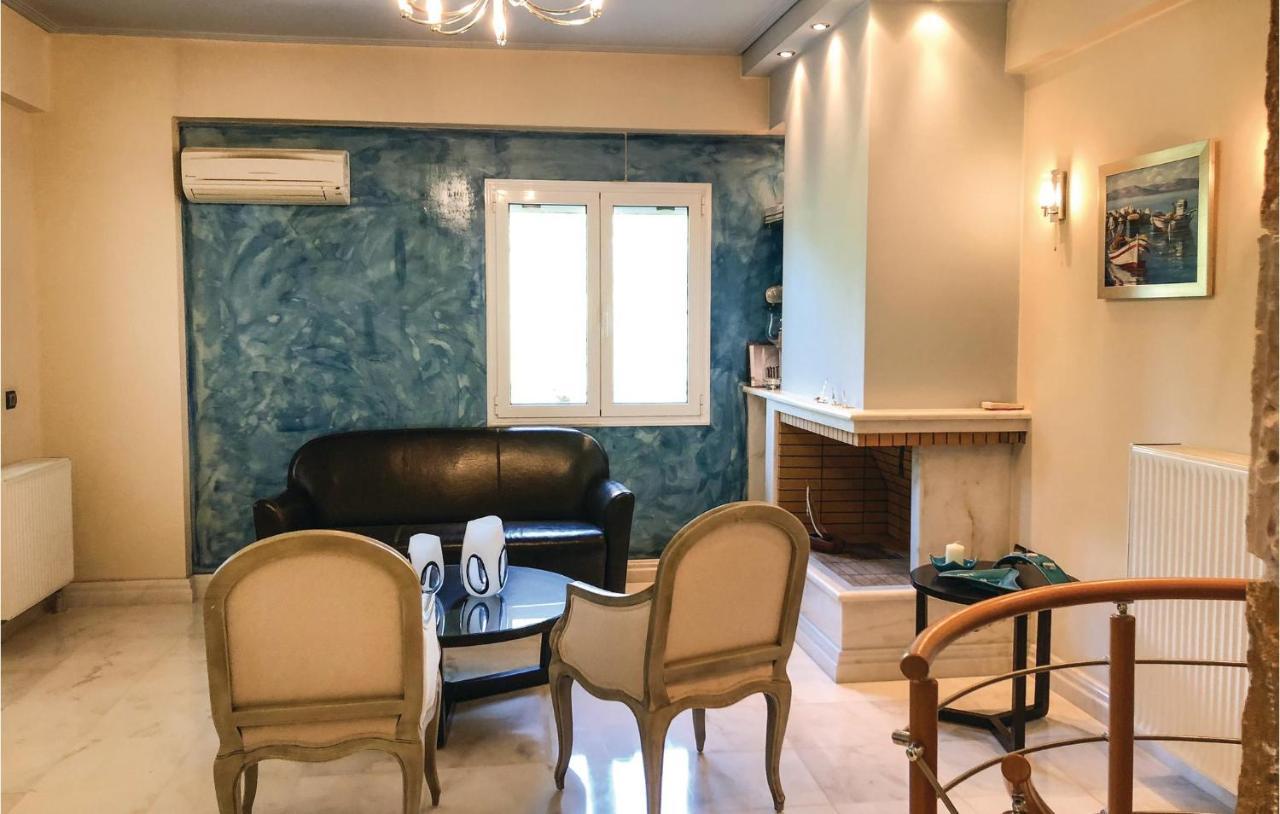 Amazing Home In Artemida With Kitchen Екстериор снимка